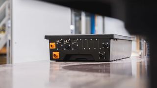 Alloggiamento della batteria nero realizzato al 100% in ABS riciclato (Bild: Formary)