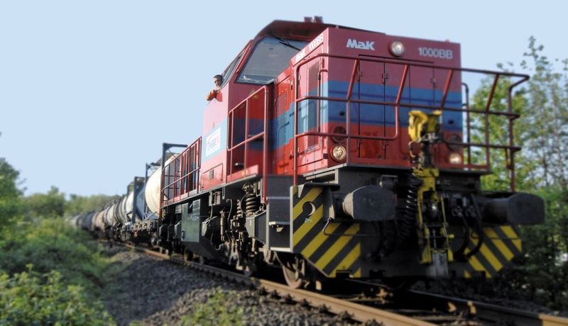 Kostengünstig und umweltschonend: Frühzeitiger geplant, könnten sich aufgrund der längeren Vorlaufzeit etwa 40% aller Transporte bündeln und über alternative Verkehrswege wie die Schiene durchführen lassen. Bild: Chemion (Archiv: Vogel Business Media)