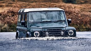 Der Geländewagen bewältigt auch Fahrten durchs Wasser.  (Bild: Ineos)