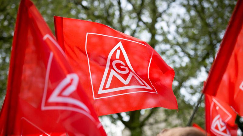 In der Automobilindustrie kommt es in der aktuellen Tarifrunde zu ersten Warnstreiks.(Bild:  IG Metall)