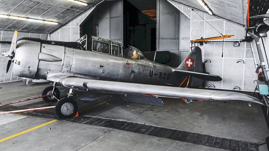 Kulturgut und Liebhaberobjekt für Luftfahrtenthusiasten: Der Verein «U-328» beabsichtigt, ein Trainingsflugzeug «AT-16 Harvard IIb» aus ehemaligen Schweizer Militärbeständen flugfähig zu restaurieren.  (Bild:  Verein U-328)