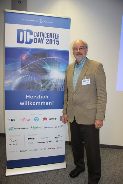 Marcel Ledergerber von Credit Suisse zeigte in seinem Workshop zum Thema „Wenn die Cloud im Rechenzentrum ankommt“, wie sich die IT und das Rechenzentrum der Schweizer Bank verändert hat und wie viel das Unternehmen eigentlich für die Energie, die das RZ speist, ausgeben muss.  (Vogel IT-Medien GmbH)