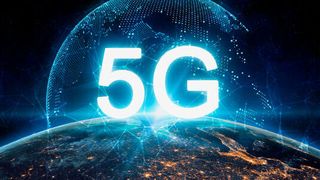 5G berücksichtigt die Bedürfnisse der Industrie und gilt deshalb als Grundlage für Industrie 4.0 und das Internet der Dinge.  (©areebarbar - stock.adobe.com)