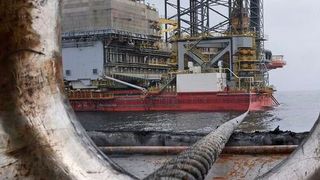 The petroleum and petrochemical segments anticipate a decline in output in the next quarter, in view of planned shutdowns for maintenance. (Pixabay )