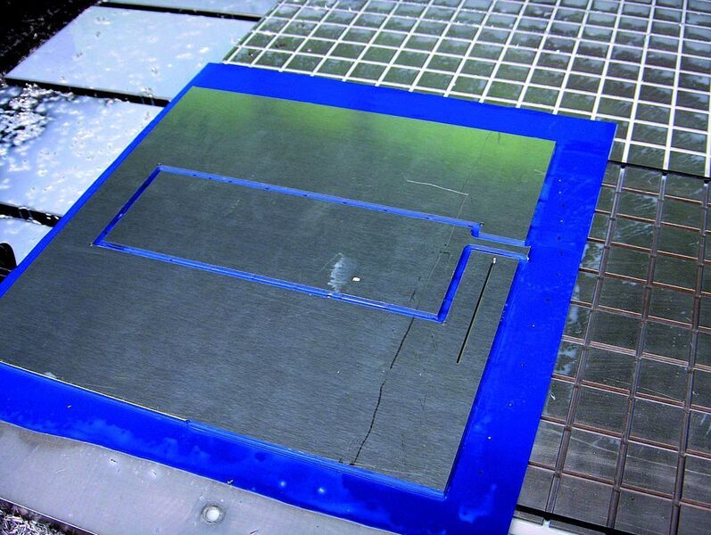 Bild 3: Rastervakuumplatte mit aufgelegter Matte im Einsatz.  Bild: Witte (Archiv: Vogel Business Media)
