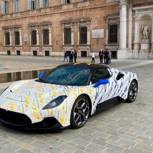 Der Maserati MC20 soll die sportlichen Gene der Traditionsmarke wiederbeleben und als Zugpferd dienen.(Bild:  Maserati)