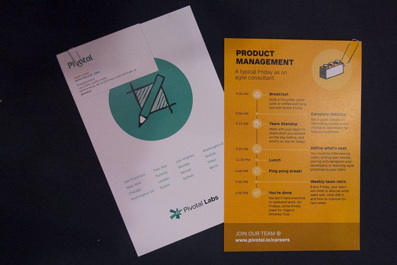 ...während Pivotal mit ausgelegten Flyern um neue Mitarbeiter warb. (Bild: Dirk Srocke)