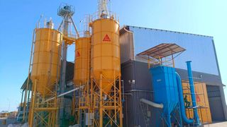 Mortar silos of the new plant in Santa Cruz de la Sierra, Bolivia. (Source: Sika )