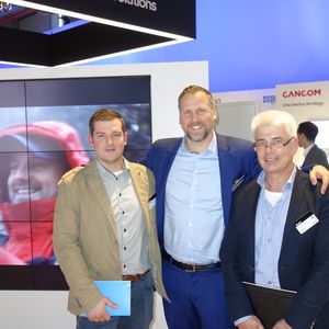 Die Jungs brauchen kein Selfie zu machen, (v. l.) André Kröger, Wortmann, Oliver Rösgen, Samsung, und Uwe Horstmann, Wortmann(Bild: IT-BUSINESS)