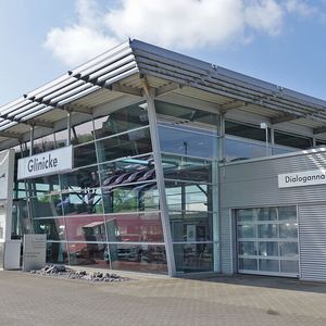 Ob der Kunde nur sein Auto vorbeibringen möchte oder eine ausführliche Dialogannahme wünscht, darf er selbst entscheiden.(Bild:  Schreiner – »kfz-betrieb«)