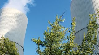 Abb. 1: Um den riesigen Bedarf an elektrischer Energie für Industrie und andere Verbraucher zu decken, sind in Deutschland neben anderen Energieerzeugern zahlreiche Wärmekraftwerke in Betrieb.  (© frilled_dragon - Fotolia)