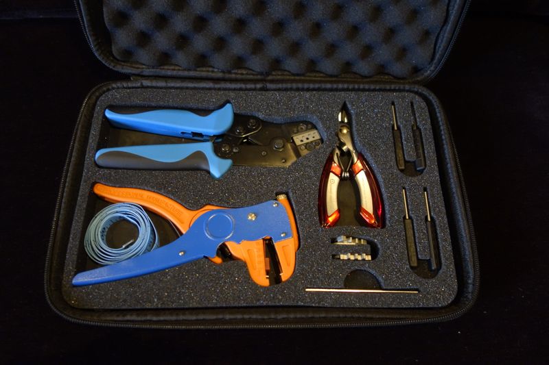 Mit dem Sleeving KIT kann man jedes Kabel neu aufpimpen. (Bild: IT-BUSINESS)