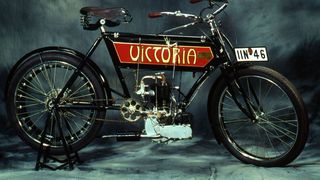 Auf der Messe zu sehen ist u.a. der Prototyp einer Victoria-Bergmeister-Geländemaschine. (RETRO Messen GmbH)