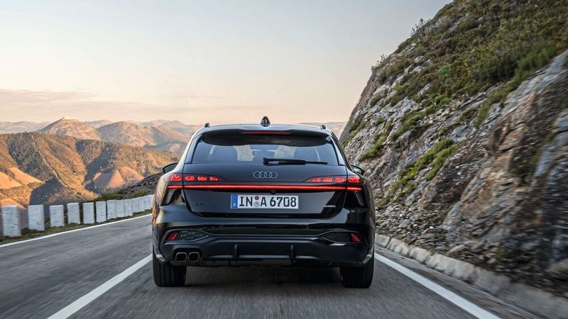 Wer etwas mehr in die Lichttechnik investiert, dem bietet Audi wirklich sehenswerte OLED-Lösungen. (Bild: Audi AG)