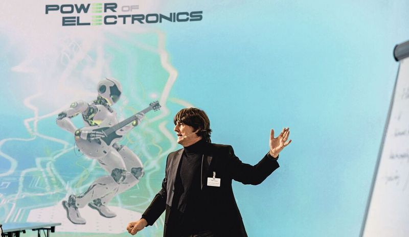 Auf dem Fachkongress Power of Electronics werden Hardware-Visionen Wirklichkeit. Reichen Sie jetzt Ihr Vortragsthema für 2026 ein. (Bild:  Stefan Bausewein)