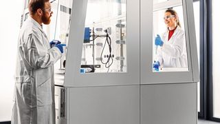 Abb.1: Das transparente Design unterstützt moderne offene Raumkonzepte und fördert die Kommunikation. (Bild: Waldner)