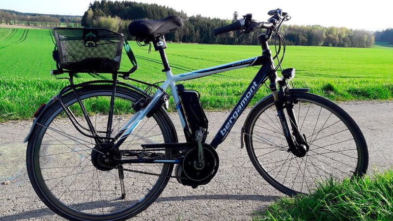 Bereits beim Kauf eines E-Bikes sollte man beachten, welche Bremsen man beispielsweise wählt. Der E-Bike-Experte Schaffer empfiehlt hydraulische Scheiben- oder Felgenbremsen.  (gemeinfrei)