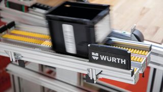 Würth wurde für seine Einfälle hoch jetzt geehrr! Denn der Würth Industrie Service überzeugte etwa mit dem sogenannten I-Placer, einem RFID-System, das überall platziert werden kann, um C-Teile-Bestellvorgänge und auch noch die Bestandsverwaltung zu unterstützen. (Bild: Würth)