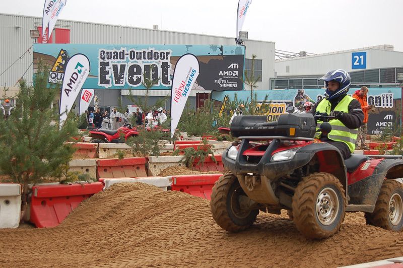 Besucher der Cebit konnten einige Runden mit einem Quad fahren. (Archiv: Vogel Business Media)