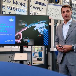 Patrick Fruth, CEO der TÜV-Süd-Division Mobility(Bild:  Diehl – VCG)