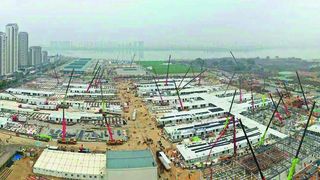 Bild 1 Wuhan Krankenhausbauten waehrend Pandemie.jpg (ACE Stoßdämpfer GmbH)