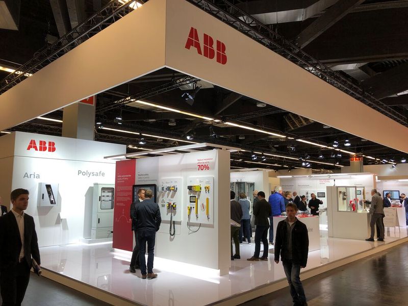 Am Stand von ABB bekamen Interessierte unter anderem Informationen zum EQ Matic Energie Analyzer. Wie der Name schon vermuten lässt, ist dessen Hauptaufgabe die Speicherung, Visualisierung und Analyse von Energie- und Verbrauchsdaten. Hierzu sei das Gerät in der Lage, ABB EQ-Zähler der A- und B-Serie selbstständig zu erkennen. Als Schnittstelle nutzt er einen M-Bus, die Daten werden lokal gespeichert und können anschließend über eine zugehörige Benutzeroberfläche dargestellt und ausgewertet werden. (Bild: Vogel Communications Group)