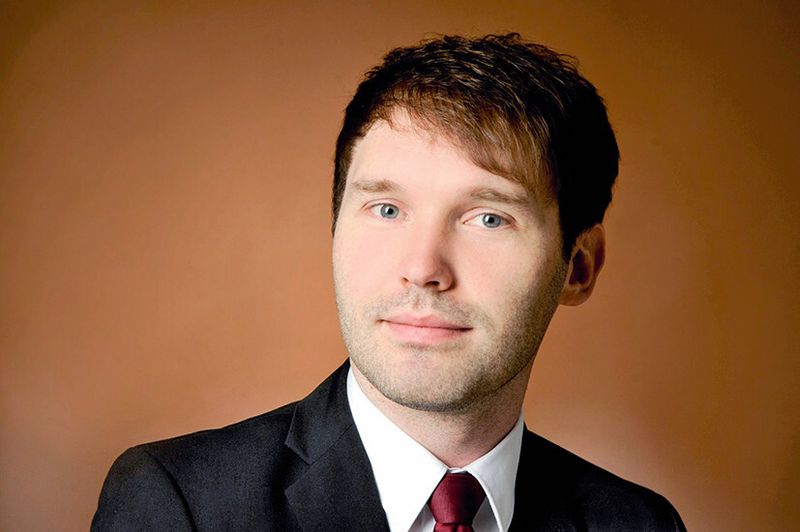 „Augmented Reality ist mit Blick auf die digitale Produktion die Schnittstelle zwischen Mensch und Maschine, mit der unsere Mitarbeiter einfach und schnell die richtigen Informationen zur richtigen Zeit erhalten“, sagt Jens Dehlke, Projektleiter im Audi Production Lab. (Bild: Audi)