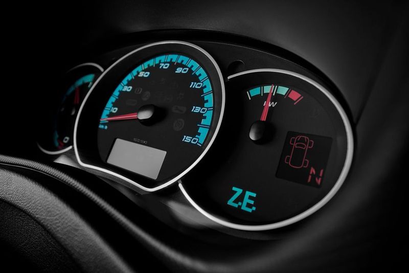 ... zu Preisen ab 59.900 Euro netto (71.300 Euro brutto) seine Arbeit auf. (Renault)