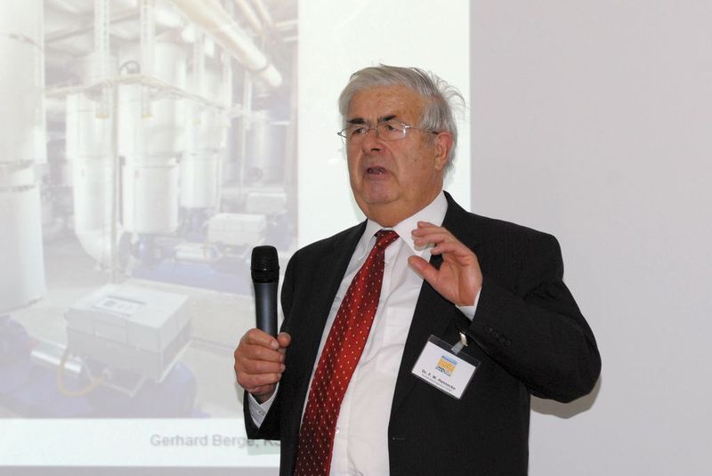 Praxiswissen und Erfahrung pur: Dr.-Ing. Friedrich Wilhelm Hennecke moderierte bereits zum 9. Mal in Folge das Pumpenforum.  (Bild: PROCESS)