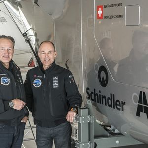 Die Schweizer Pioniere Bertrand Piccard (Präsident) und André Borschberg (CEO) sind die Gründer, Piloten und treibenden Kräfte von Solar Impulse, dem ersten Flugzeug, das Tag und Nacht ohne Treibstoff und Schadstoffemissionen fliegen kann.