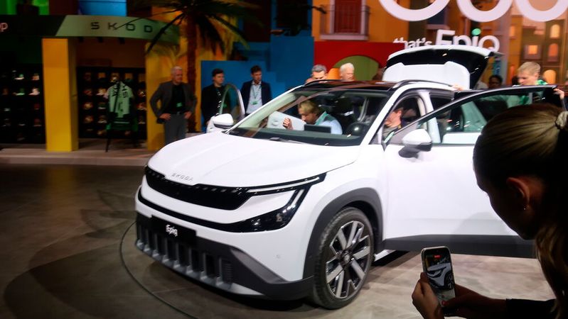 Skoda hat am 19. Mai den Epiq der Presse vorgestellt. Der Kleinwagen ist das dritte Elektromodell der Tschechen und soll gezielt Privatkunden ansprechen.(Bild:  Grimm – VCG)