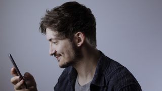 cellular-4599956-1280-1280x720v1 (Bild: GustavoWandalen/Pixabay)