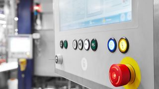 Das Thema Maschinen- und Produktsicherheit erfordert viel Know-how, das zu erwerben durch verschiedene Hindernisse erschwert wird. (Bild: EAO)