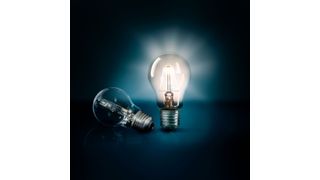 Dürfen ab September nicht mehr in Verkehr gebracht werden: Halgenlampen mit ungebündeltem Licht. Mittlerweile gibt es mit der LED sehr guten Ersatz. (Ledvance)