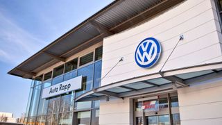Auto Rapp (im Bild der Standort Karlsfeld) gehört mit seinen beiden Betrieben in Dachau und Karlsfeld künftig zur konzerneigenen Münchner Handelsgruppe Mahag. (Bild: Volkswagen Group Retail Deutschland GmbH)