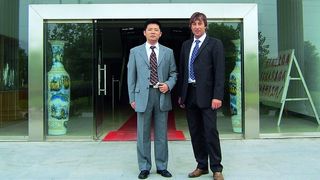 Managing Director Jim Feng und Exportleiter Achim Zink. Bild: Knoll (Archiv: Vogel Business Media)