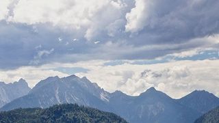 Die Unternehmensberatung KPMG weist in ihrem mittlerweile zehnten Cloud Monitor nach, dass praktisch jede deutsche Firma die Cloud nutzt. (Bild: frei lizenziert, derwiki / Pixabay)