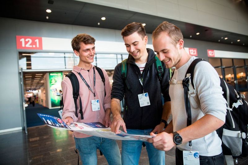 Der Plan ist gemacht. Los geht's zum... (HINTE Messe- und Ausstellungs-GmbH / INTERGEO)