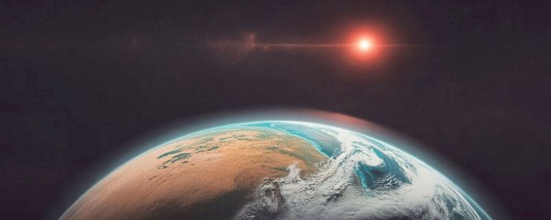 Ein Planet kreist in dieser künstlerischen Darstellung um einen Roten Zwergstern. Wenn die Konstellation günstig ist, und das Sternenlicht die Atmosphäre des Planeten passiert, lassen sich mittels empfindlichen Messinstrumenten Rückschlüsse auf die Zusammensetzung der Atmosphäre ziehen. (Symbolbild)(Bild:  ideogram.ai / KI-generiert)