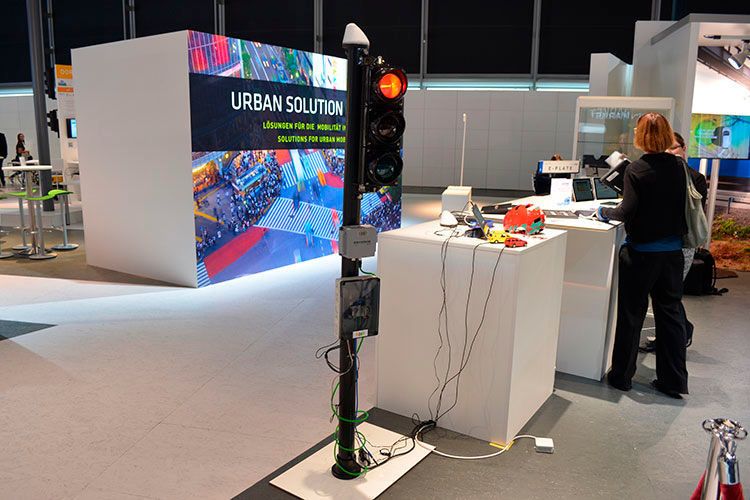 Infrastruktur der Zukunft: Auch Ampeln sollen schon bald voll vernetzt sein ... (Foto: Seyerlein)