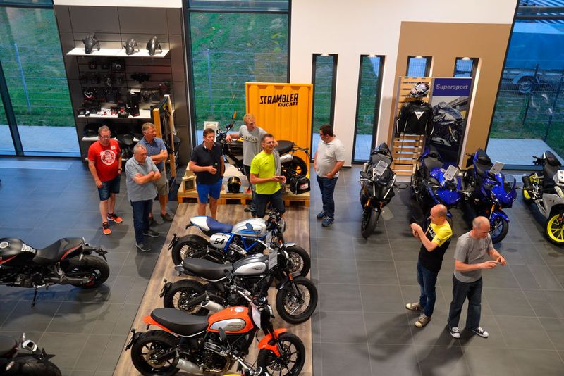 … Motorradsport Holzleitner hat alle Besucher schwer beeindruckt. (Bild: Michel/»kfz-betrieb«)