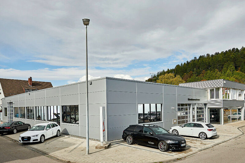 In Tuttlingen erweiterte Graf Hardenberg in diesem Jahr seine Audi-Werkstatt. (Tom Philippi)