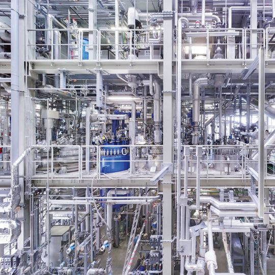 Das Fraunhofer PAZ in Schkopau verfügt über die größte außerindustrielle Polymersyntheseeinrichtung Europas.(Bild:  Fraunhofer PAZ / Till Budde)