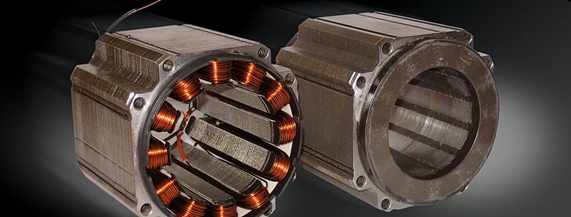 Bild 1: Um bei steigender Motorlast die Leistungsverluste zu minimieren, bietet sich der vollständige Verguss des Stators mit duroplastischen Harzsystemen an. Dazu werden die Kupferwicklungen vollständig verkapselt. (Huntsman)
