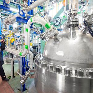 Mit einem Paukenschlag startet Covestro die "Dream Production" in Dormagen, die jährlich 5000 Tonnen Polyol herstellen soll - auch aus CO2.