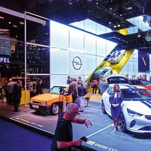 Die steile Rampe zeigt an, in welche Richtung es für die Marke in naher Zukunft gehen soll.(Bild:  Rehberg / »kfz-betrieb«)