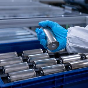 Gebrauchte Batteriezellen liefern wichtige Rohstoffe für neue Hochvoltakkus.(Bild:  BMW)