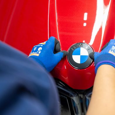 BMW will offenbar im größeren Umfang Arbeitsplätze abbauen. (Bild: BMW)
