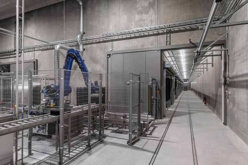 Mit ihren speziellen H1-Schmierstoffen in allen Achsen erfüllen die HO-Roboter von Kuka die hohen Anforderungen der Food-Industrie entlang der gesamten Prozesskette. (Bild: Kuka)