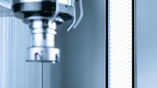 Erweitert: Die LED-Maschinenleuchte Lumatris von Waldmann gibt es jetzt in neuen Varianten. (Bild: Waldmann)